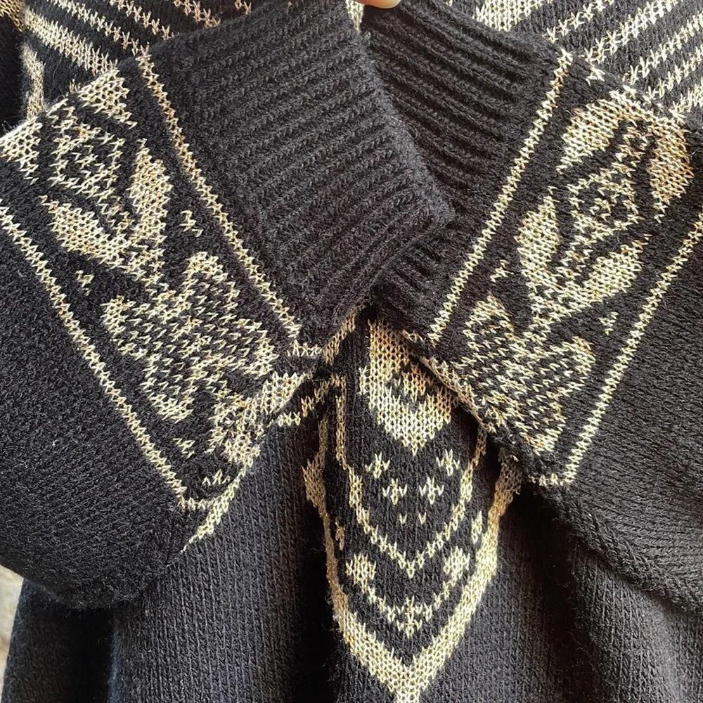 Vintage Adele Knitwear black gold metallic abstract sweater Measurements